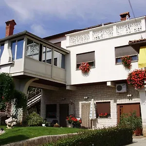 https://apartments-marija-nada.primorje-gorskikotar.com