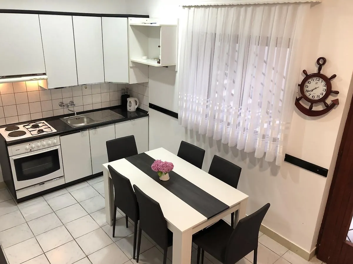 Apartments Coric Trogir 0*,
